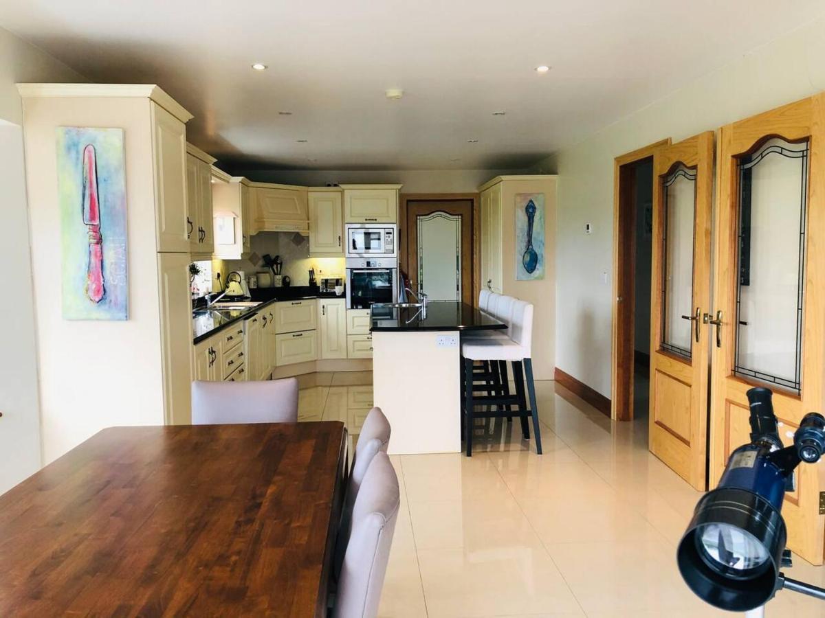 Connemara. 3 Bedroom, 8 Bed, Holiday Home Galway Extérieur photo