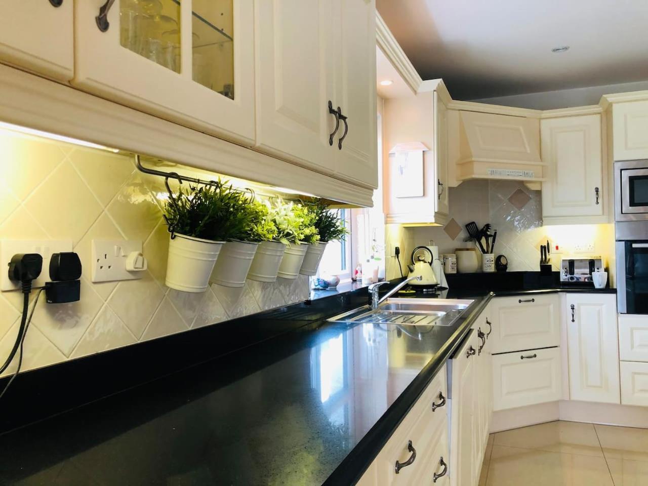 Connemara. 3 Bedroom, 8 Bed, Holiday Home Galway Extérieur photo