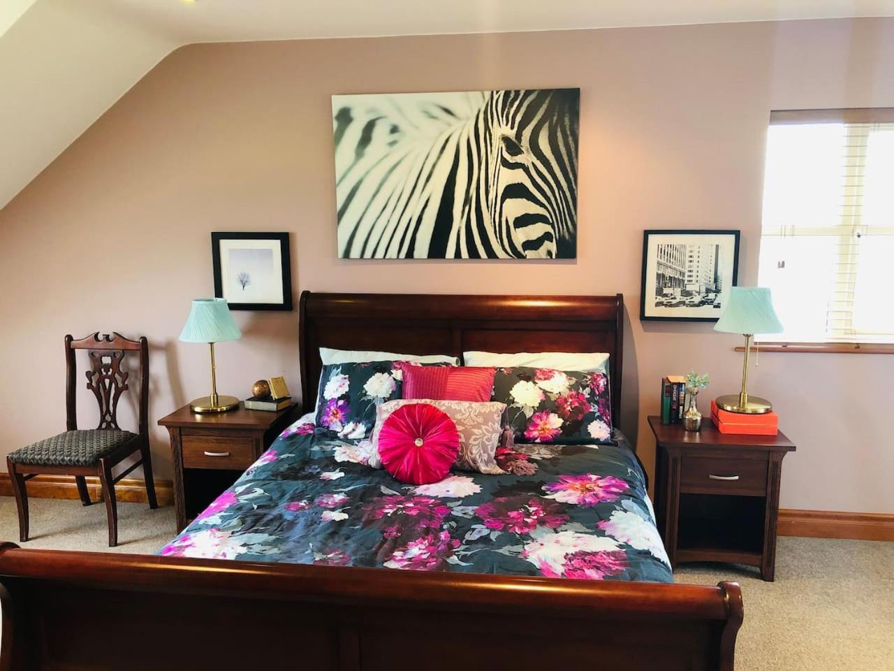 Connemara. 3 Bedroom, 8 Bed, Holiday Home Galway Extérieur photo