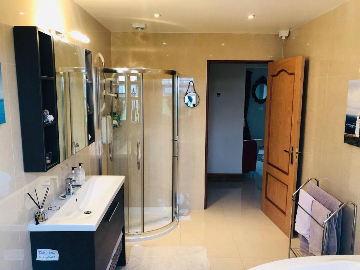Connemara. 3 Bedroom, 8 Bed, Holiday Home Galway Extérieur photo